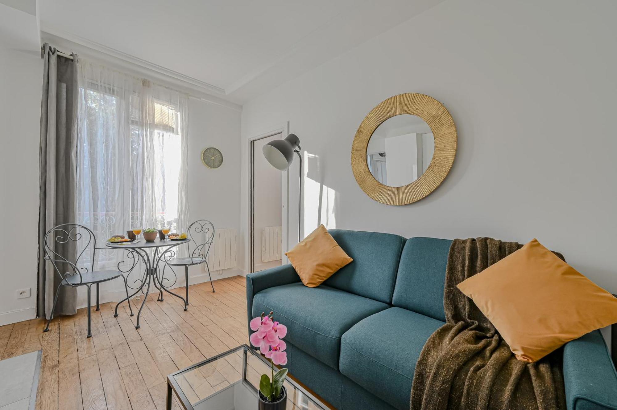 Le Poetique Niche Au Pied Du Sacre-Coeur Apartment Париж Екстериор снимка